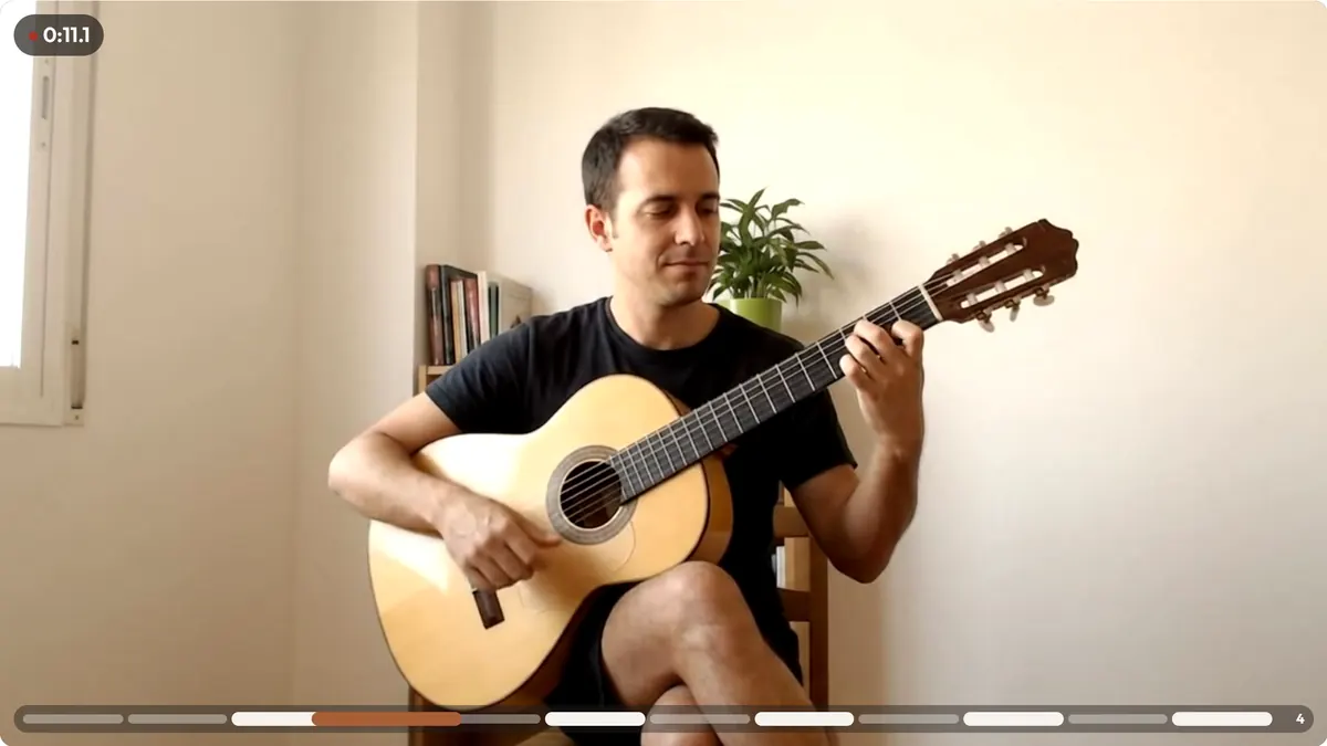 Un guitarrista se graba en El tablao con el compás de soleá